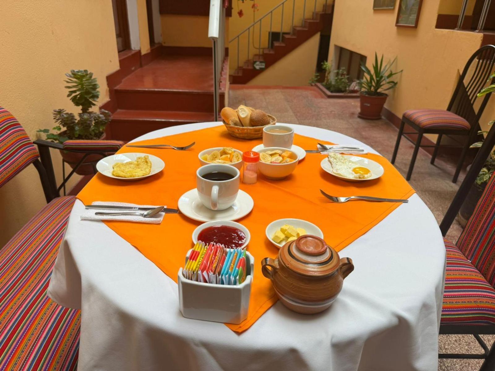 Hostal Huayna House Go Cuzco Exterior photo